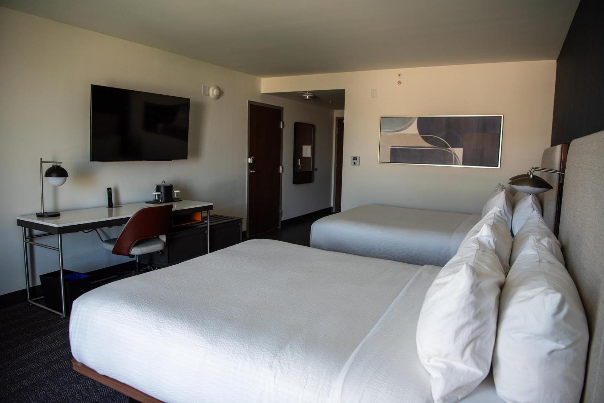 Courtyard By Marriott เลคซิตี้ ภายนอก รูปภาพ