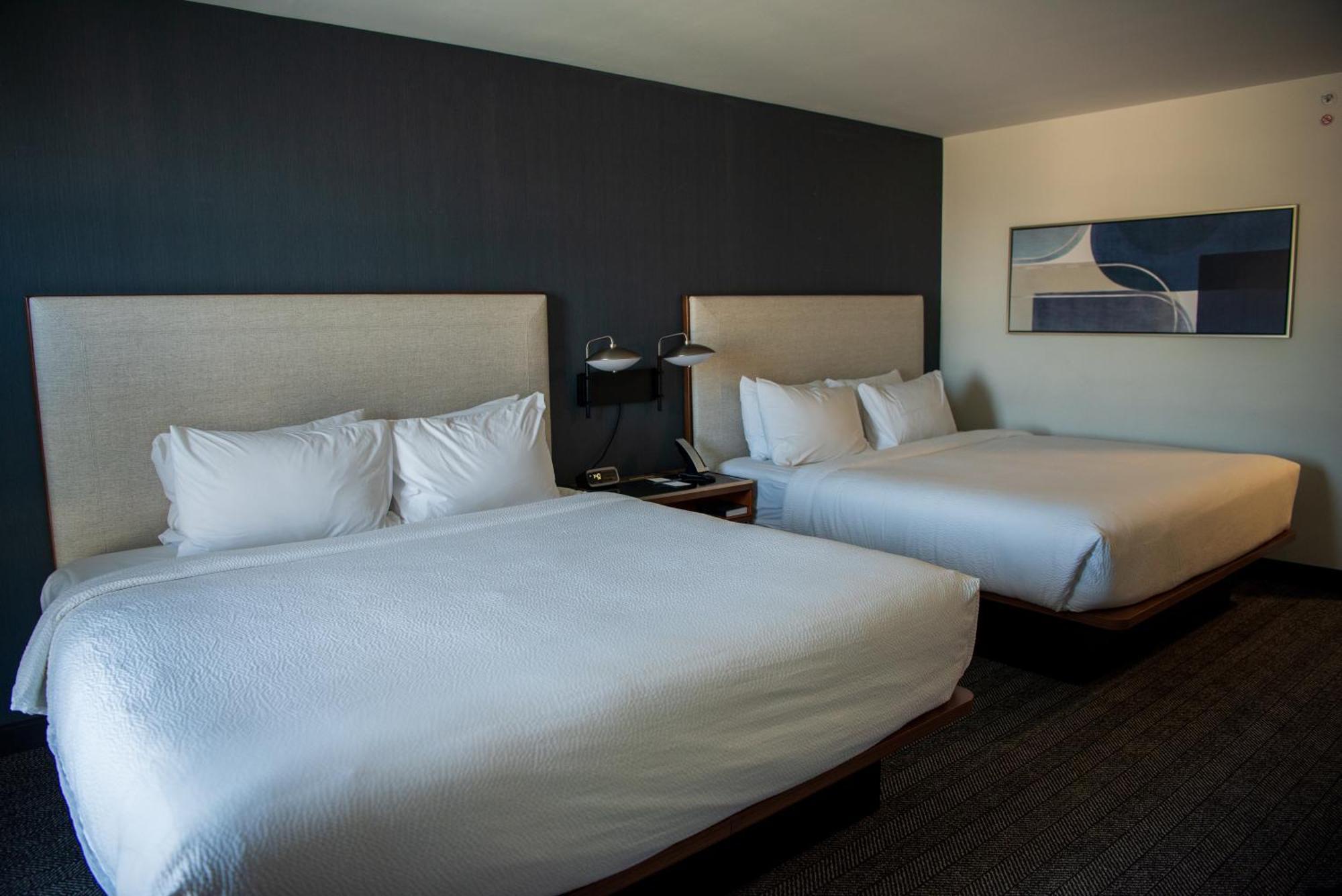Courtyard By Marriott เลคซิตี้ ภายนอก รูปภาพ