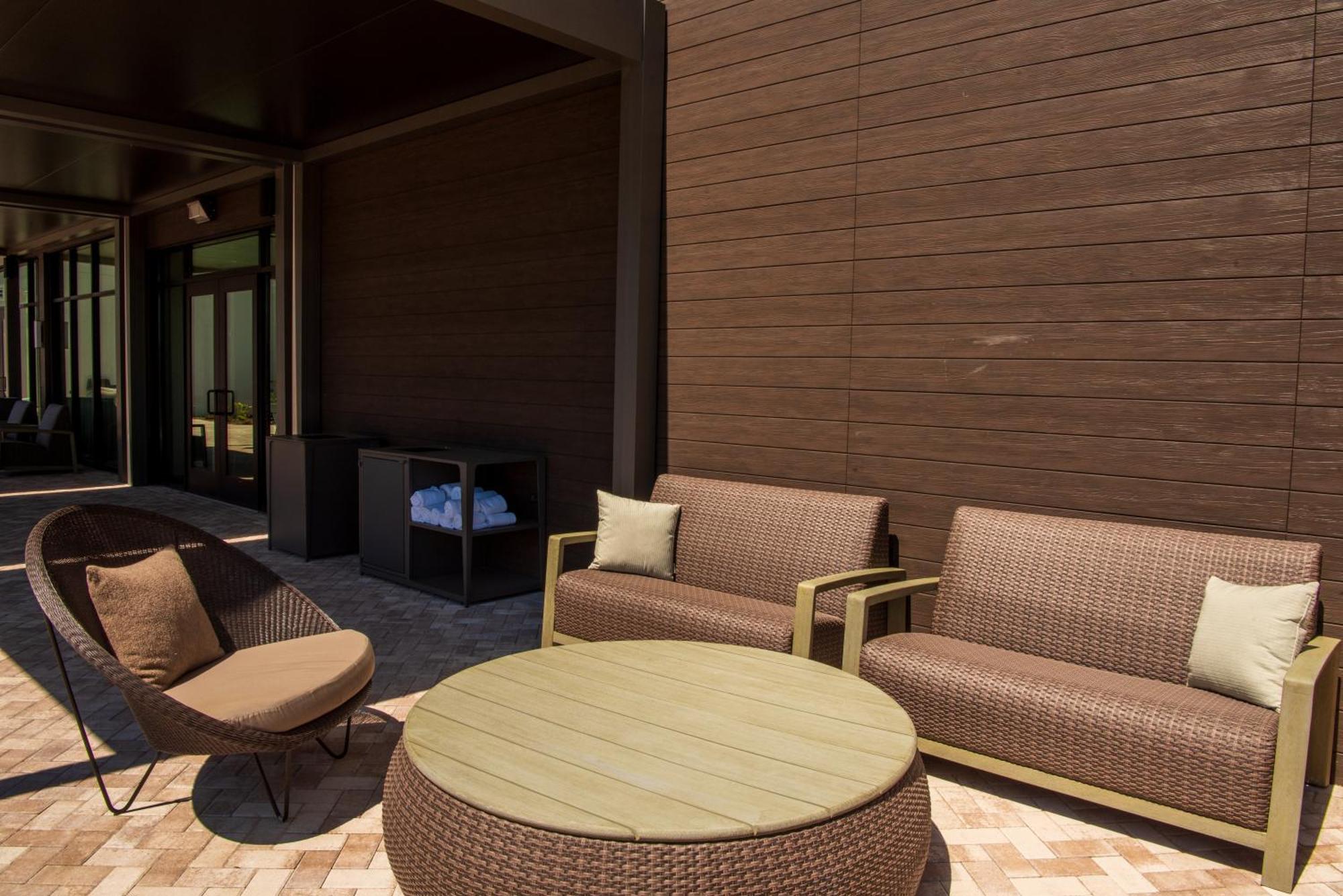 Courtyard By Marriott เลคซิตี้ ภายนอก รูปภาพ