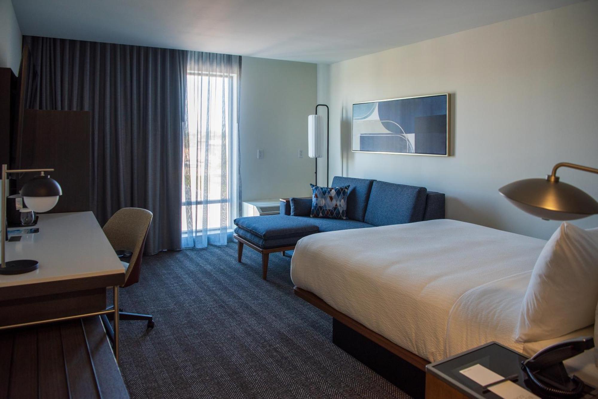 Courtyard By Marriott เลคซิตี้ ภายนอก รูปภาพ