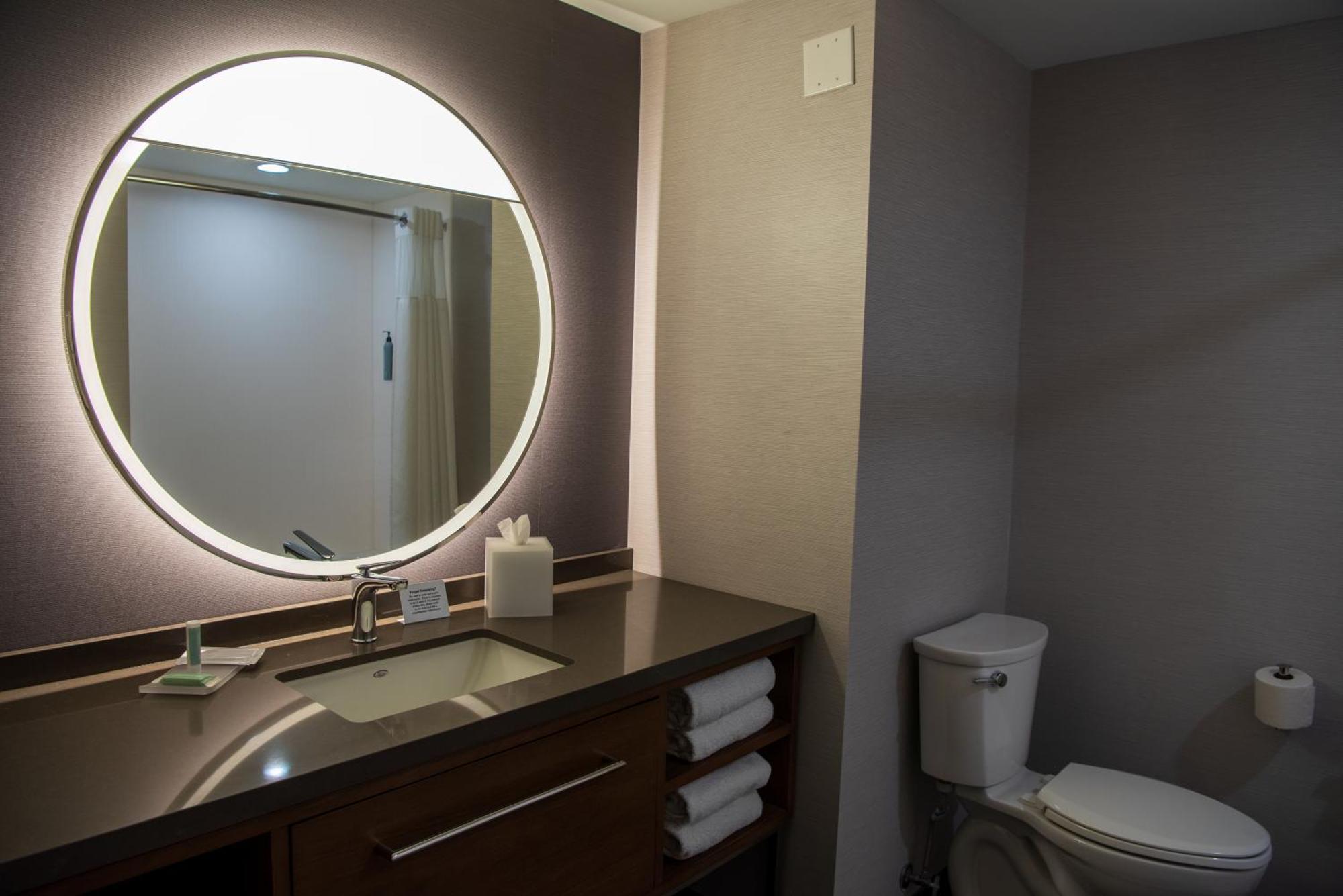 Courtyard By Marriott เลคซิตี้ ภายนอก รูปภาพ