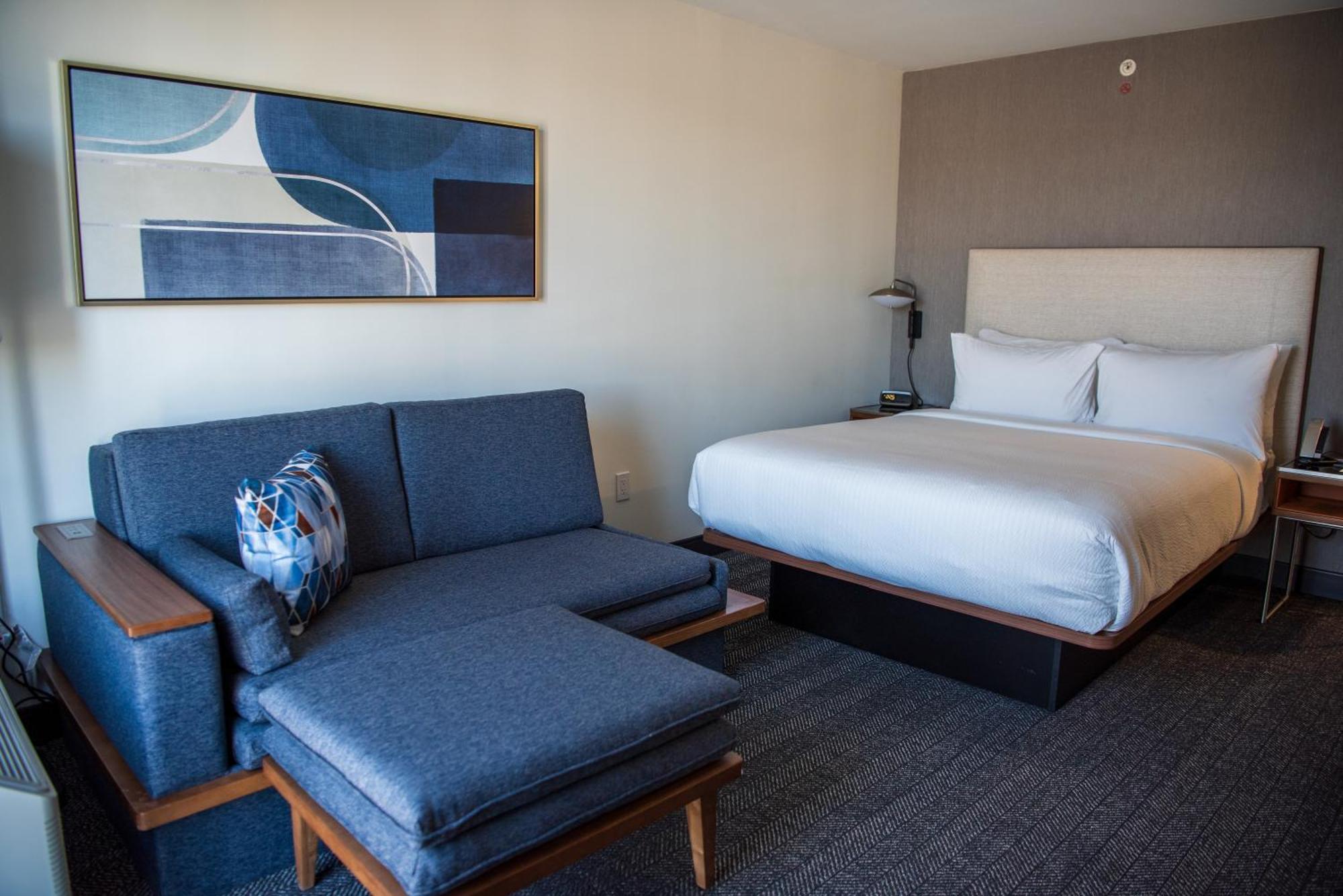 Courtyard By Marriott เลคซิตี้ ภายนอก รูปภาพ