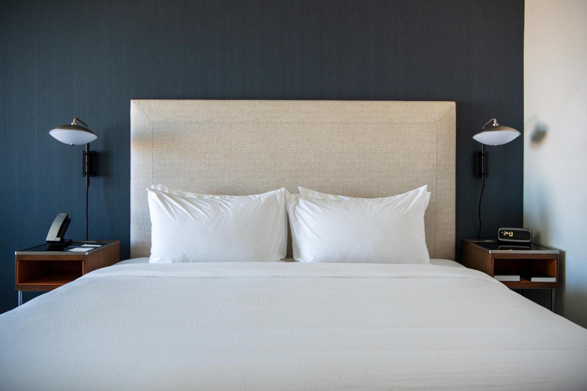 Courtyard By Marriott เลคซิตี้ ภายนอก รูปภาพ