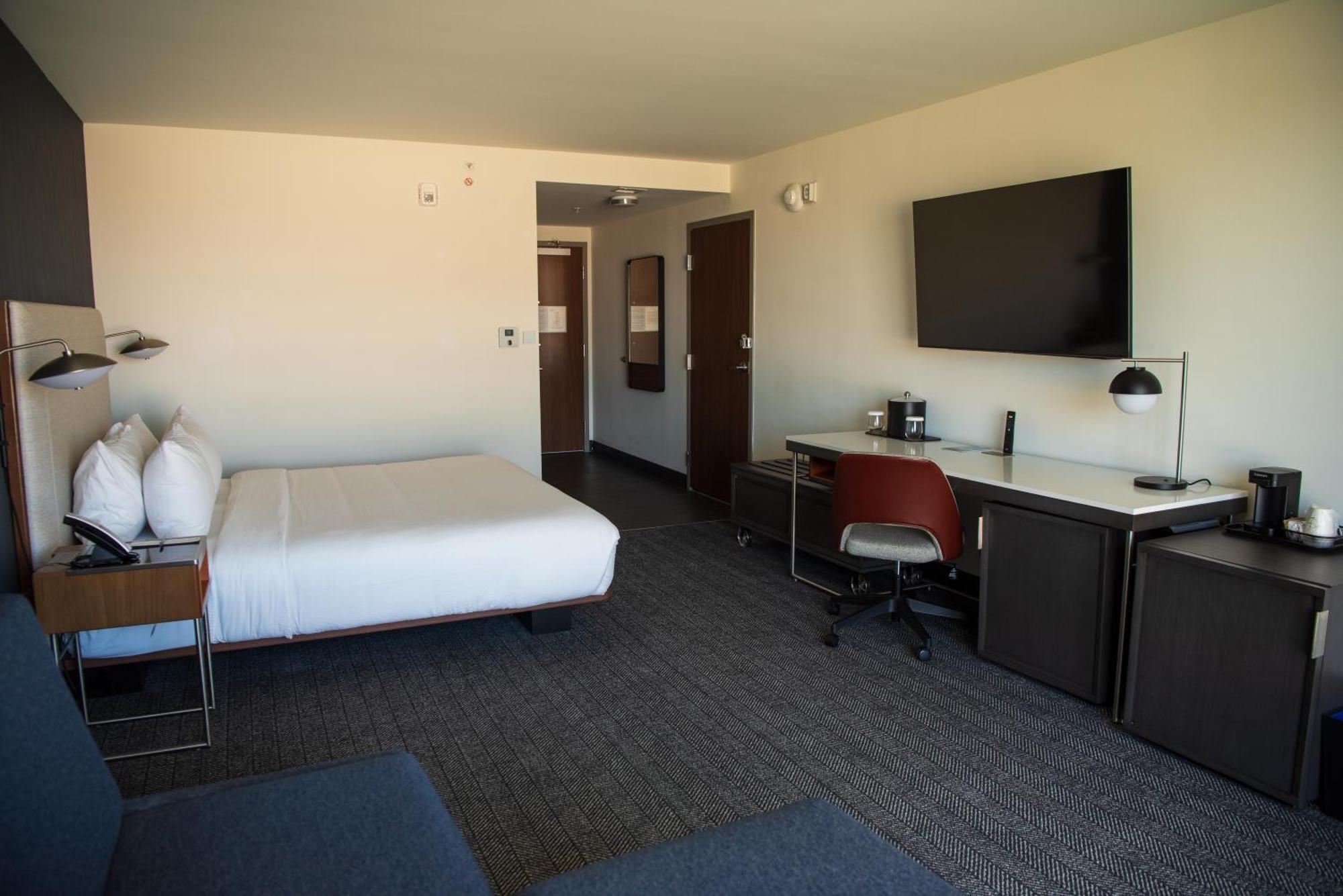 Courtyard By Marriott เลคซิตี้ ภายนอก รูปภาพ
