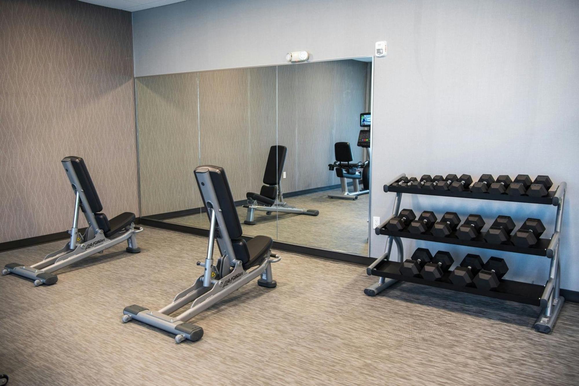 Courtyard By Marriott เลคซิตี้ ภายนอก รูปภาพ